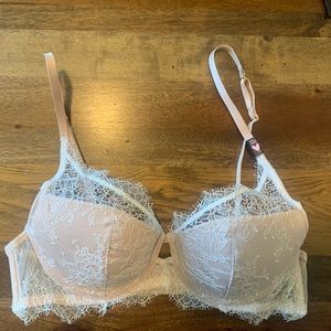 Victoria’s Secret Very Sexy Lace and Satin Balconette Push-Up Bra (32C)